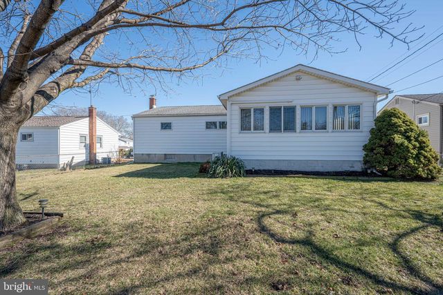 2203 ALLWOOD DR, Bethlehem, PA 18018