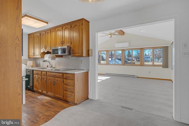 2203 ALLWOOD DR, Bethlehem, PA 18018