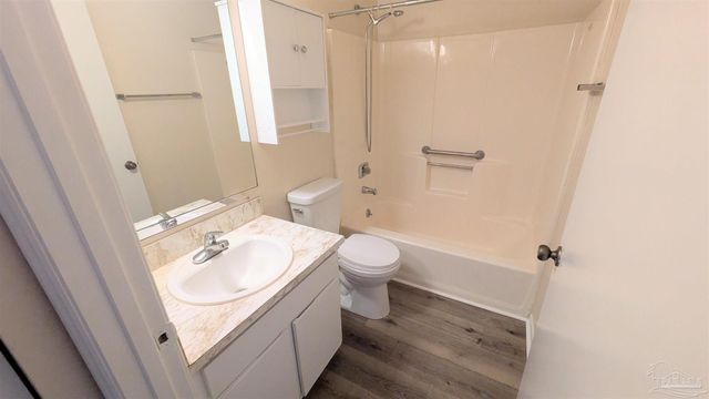 6288 Hamilton Bridge Rd 204, Milton, FL 32570