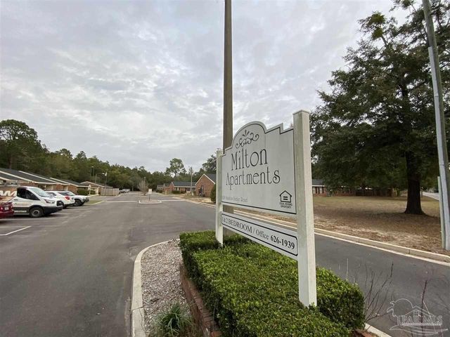 6288 Hamilton Bridge Rd 204, Milton, FL 32570