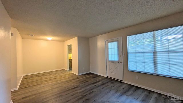 6288 Hamilton Bridge Rd 204, Milton, FL 32570