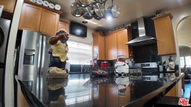 7810 La Salle Avenue, Los Angeles, CA 90047