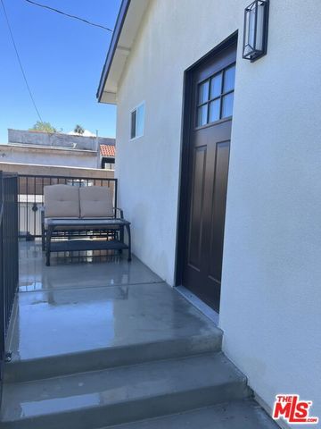 7810 La Salle Avenue, Los Angeles, CA 90047