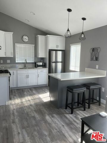 7810 La Salle Avenue, Los Angeles, CA 90047