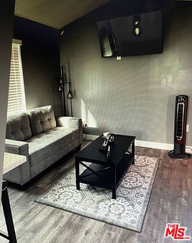 7810 La Salle Avenue, Los Angeles, CA 90047