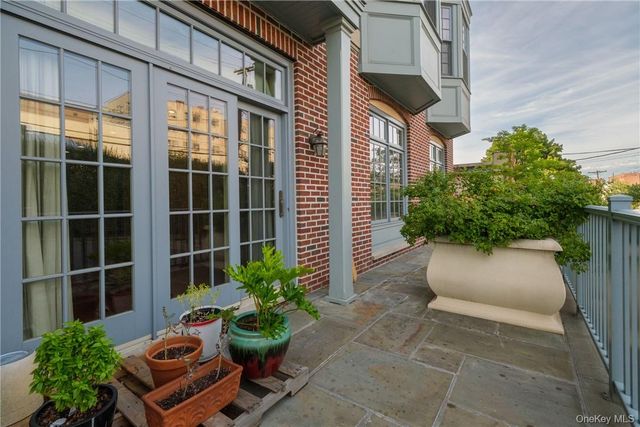 55 1st Street 114, Pelham, NY 10803