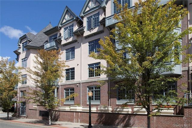 55 1st Street 114, Pelham, NY 10803