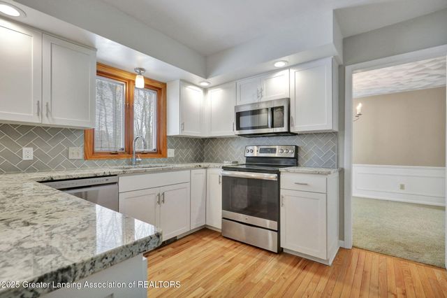 1920 Briarwood Drive, Lansing, MI 48917