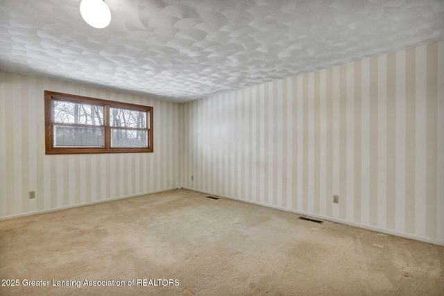 1920 Briarwood Drive, Lansing, MI 48917