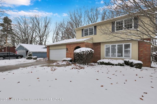 1920 Briarwood Drive, Lansing, MI 48917