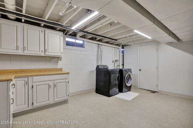 1920 Briarwood Drive, Lansing, MI 48917