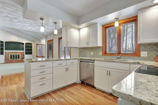 1920 Briarwood Drive, Lansing, MI 48917