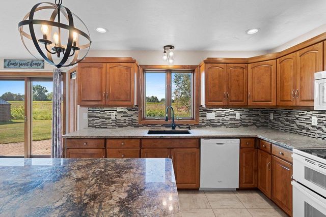 2820 BLUE SPRUCE DRIVE, Green Bay, WI 54311
