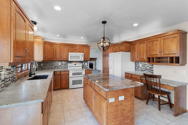 2820 BLUE SPRUCE DRIVE, Green Bay, WI 54311