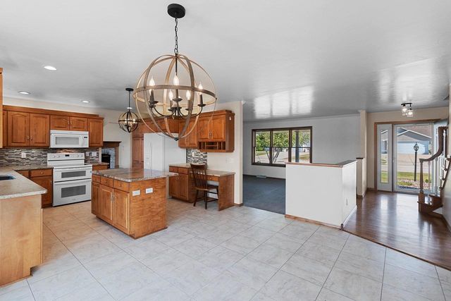 2820 BLUE SPRUCE DRIVE, Green Bay, WI 54311