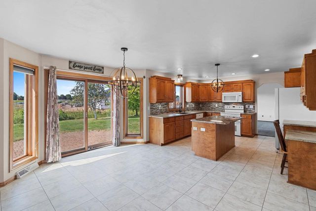 2820 BLUE SPRUCE DRIVE, Green Bay, WI 54311