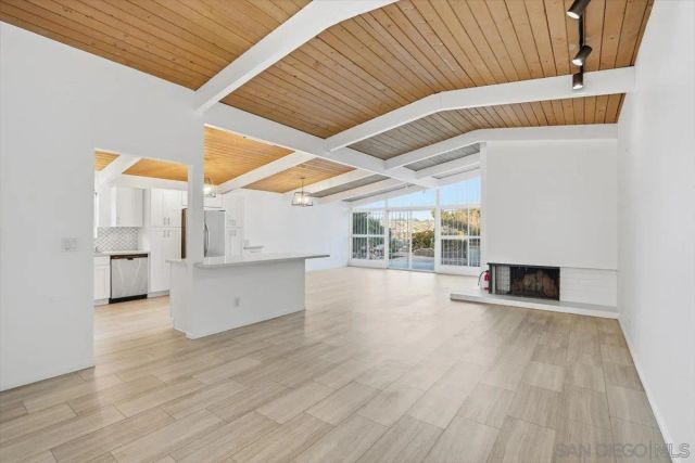 4985 Pacifica, San Diego, CA 92109