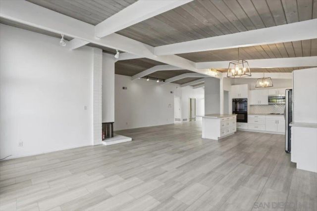 4985 Pacifica, San Diego, CA 92109