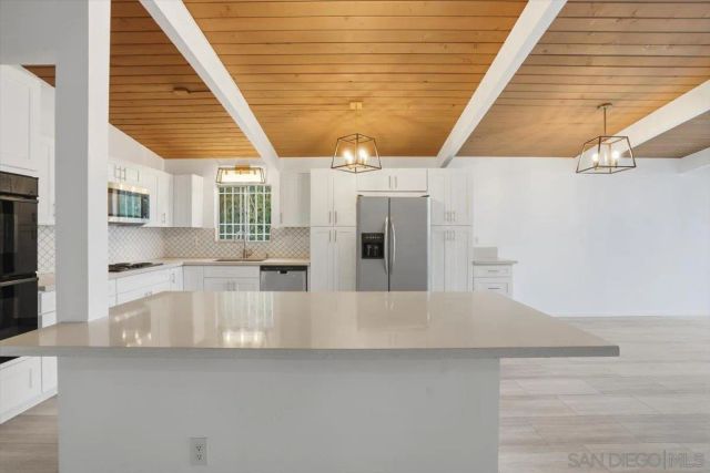 4985 Pacifica, San Diego, CA 92109