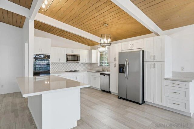 4985 Pacifica, San Diego, CA 92109