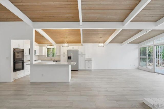 4985 Pacifica, San Diego, CA 92109