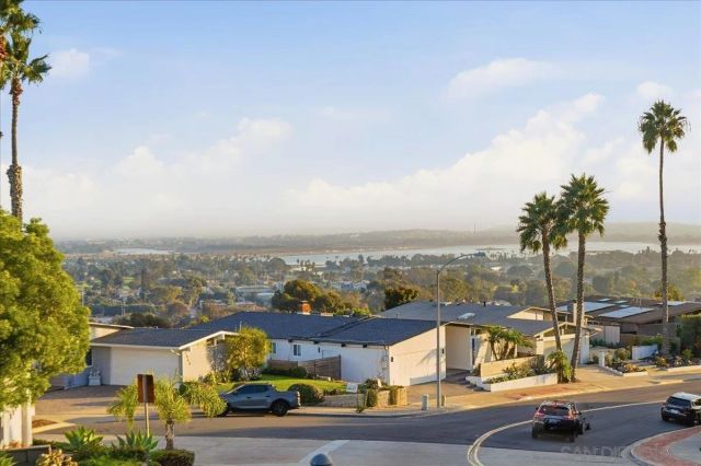 4985 Pacifica, San Diego, CA 92109