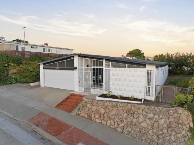 4985 Pacifica, San Diego, CA 92109