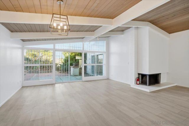 4985 Pacifica, San Diego, CA 92109