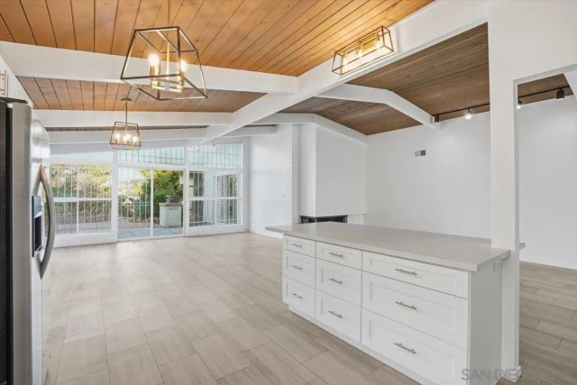 4985 Pacifica, San Diego, CA 92109