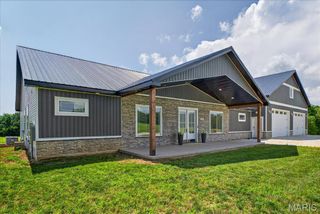 815 N Ethlyn Road, Winfield, MO 63389