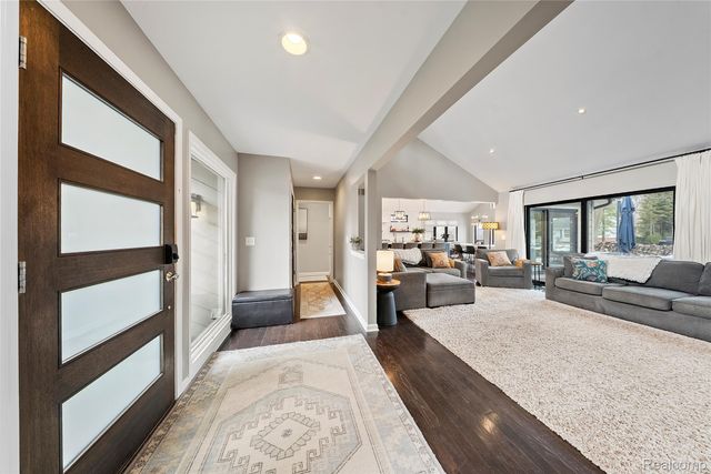 8538 Island Boulevard, Grosse Ile Township, MI 48138