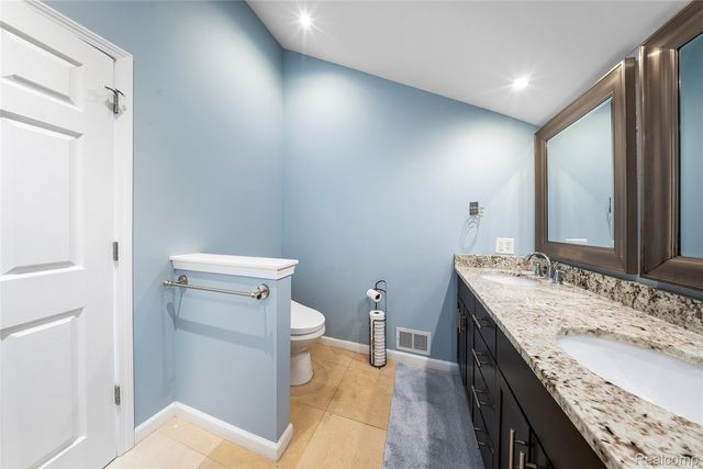 8538 Island Boulevard, Grosse Ile Township, MI 48138