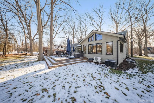 8538 Island Boulevard, Grosse Ile Township, MI 48138