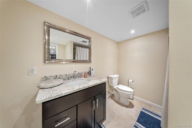 8538 Island Boulevard, Grosse Ile Township, MI 48138