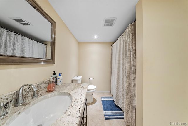 8538 Island Boulevard, Grosse Ile Township, MI 48138