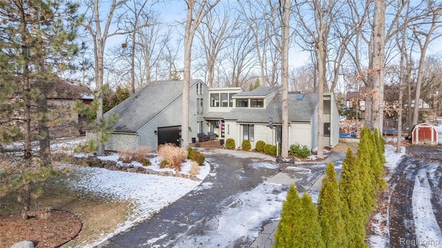 8538 Island Boulevard, Grosse Ile Township, MI 48138
