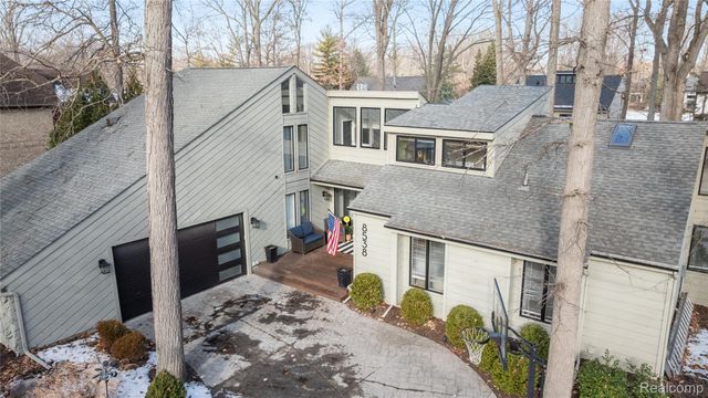 8538 Island Boulevard, Grosse Ile Township, MI 48138