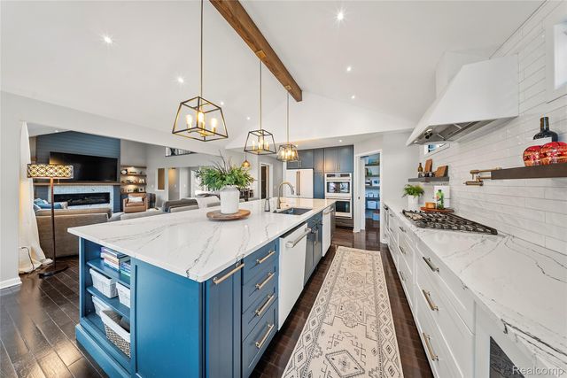 8538 Island Boulevard, Grosse Ile Township, MI 48138