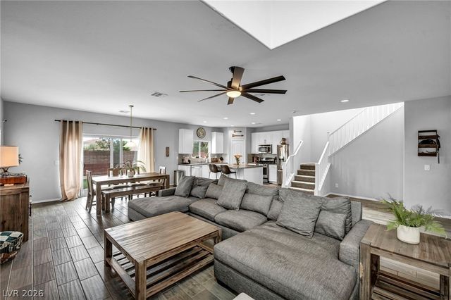 7630 Phoenix Peak Street, Las Vegas, NV 89166