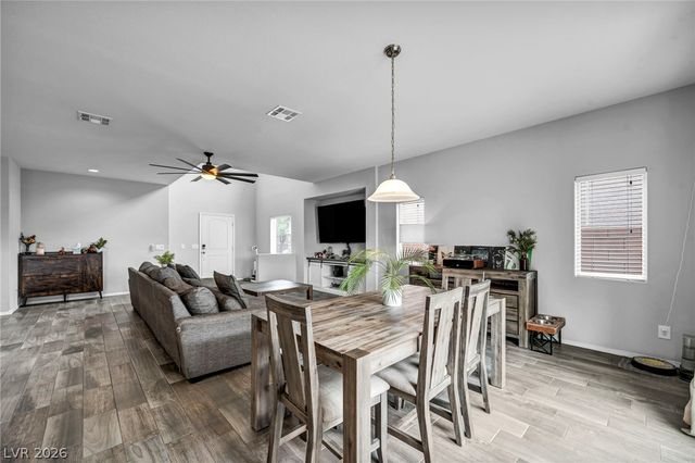 7630 Phoenix Peak Street, Las Vegas, NV 89166
