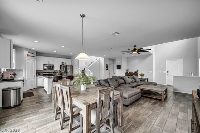 7630 Phoenix Peak Street, Las Vegas, NV 89166