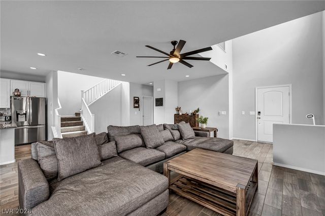 7630 Phoenix Peak Street, Las Vegas, NV 89166