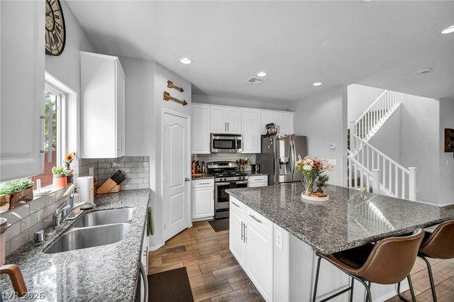 7630 Phoenix Peak Street, Las Vegas, NV 89166