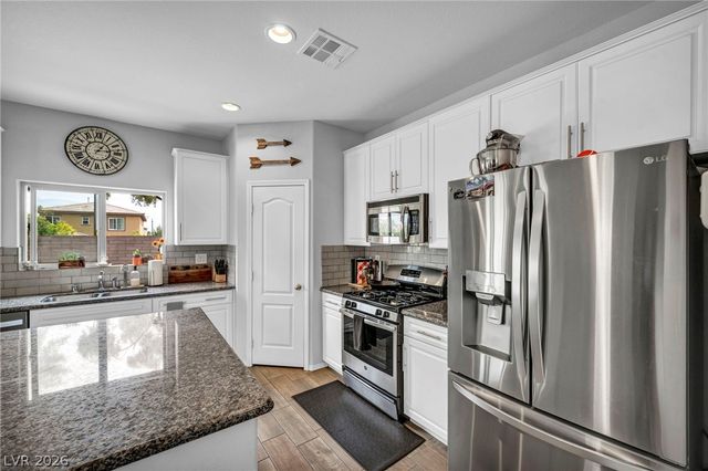 7630 Phoenix Peak Street, Las Vegas, NV 89166
