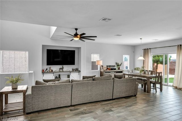 7630 Phoenix Peak Street, Las Vegas, NV 89166