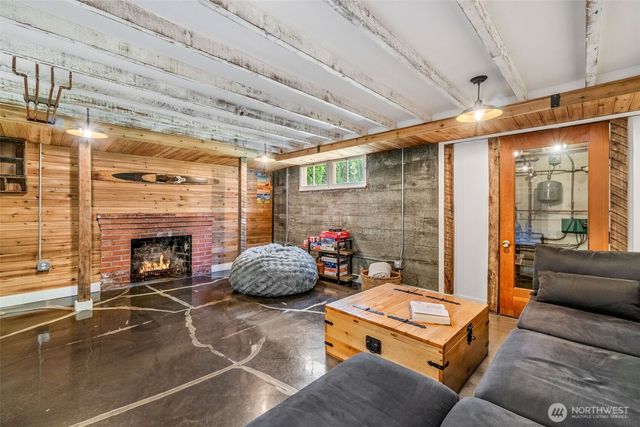 1705 N 82nd Street, Seattle, WA 98103