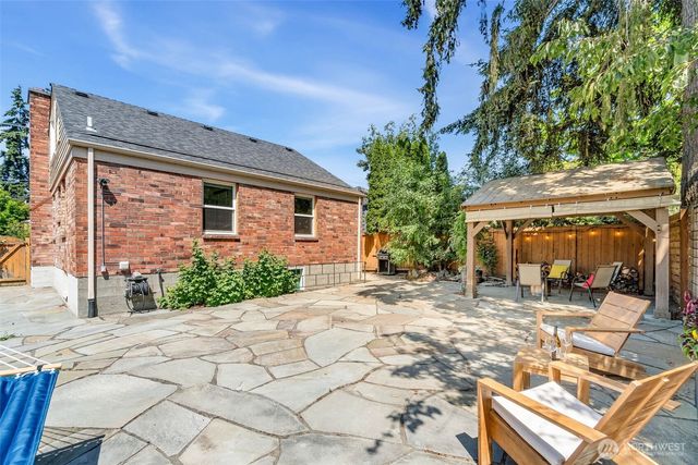 1705 N 82nd Street, Seattle, WA 98103
