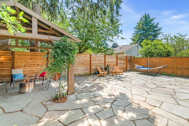 1705 N 82nd Street, Seattle, WA 98103