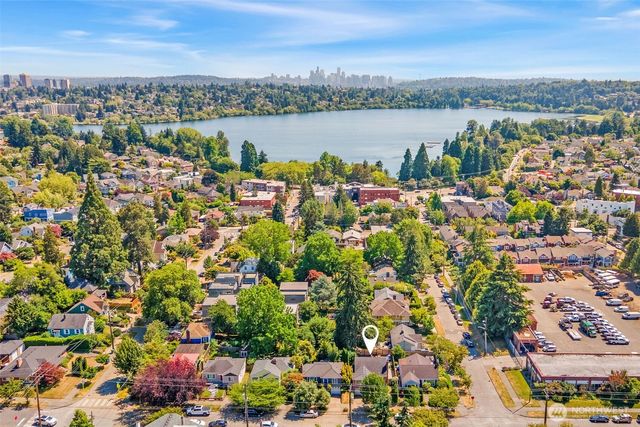 1705 N 82nd Street, Seattle, WA 98103