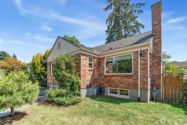 1705 N 82nd Street, Seattle, WA 98103